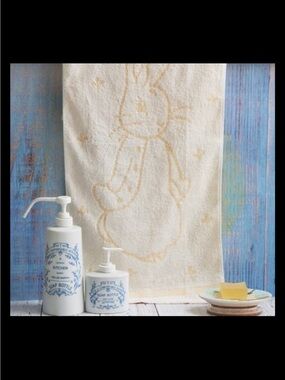 Bundle of 2 100% Cotton Peter Rabbits oversized Hand Towels green